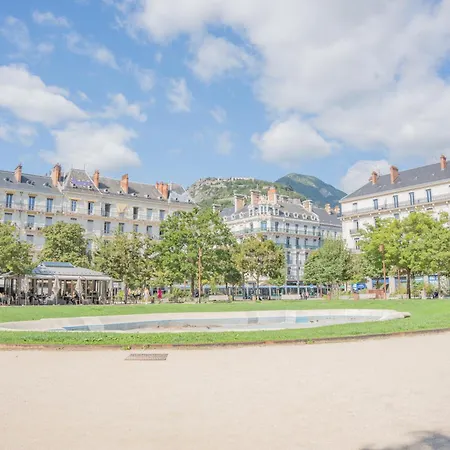 Le Vauban T3 Hyper Centre Apartment *